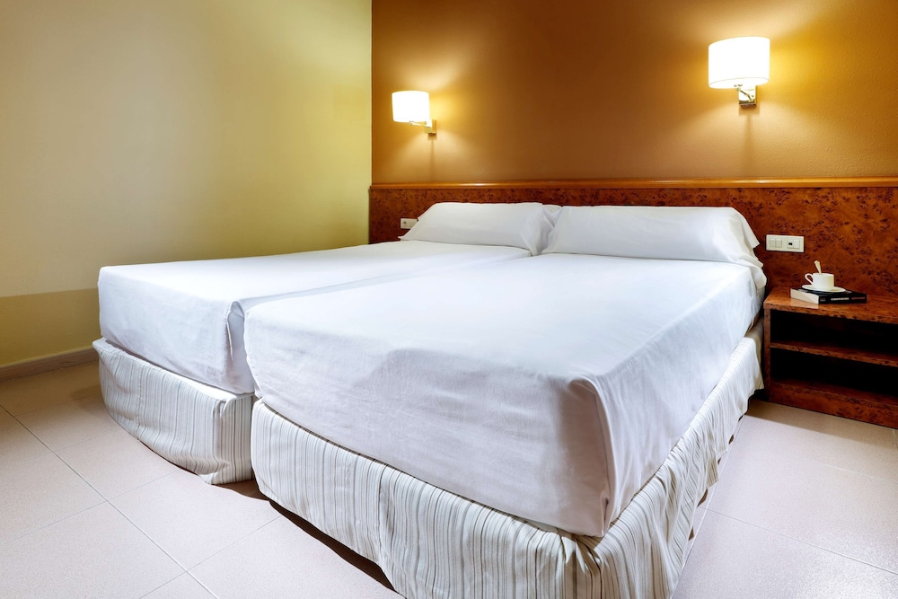 Standard Triple Room, 1 Bedroom (Extra Large) - Photo 6