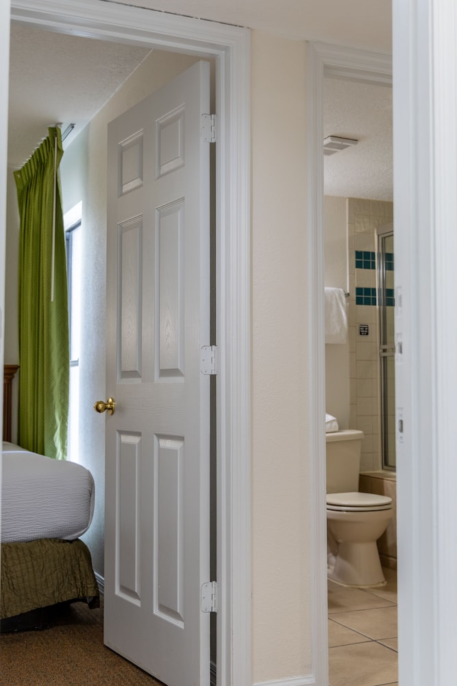 Suite, Kitchenette (2 Double Beds, Sofa Bed)