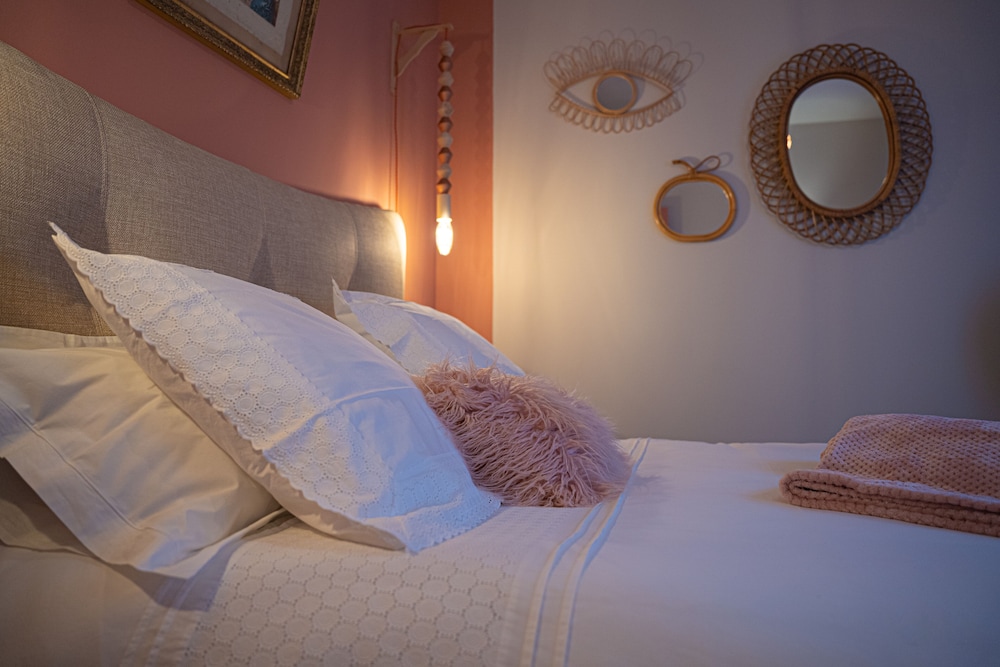 Comfort Double Room, Private Bathroom, City View - Photo 10