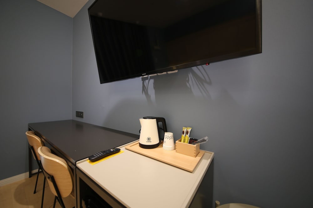 Standard Double Room - Photo 11