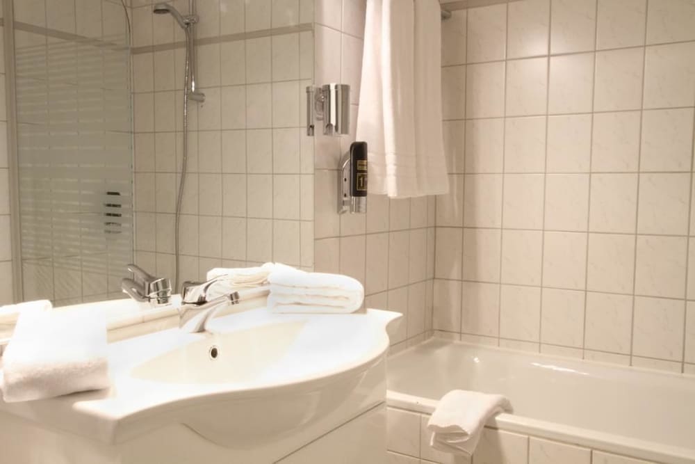Basic Double Room, City View photo 2