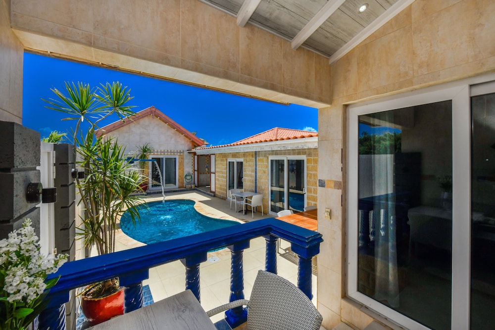 Pool side Studio Deluxe with Loft