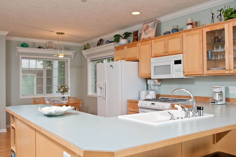 Condo, 1 Bedroom, 2 Bathrooms, Ocean View (Sea for Two) photo 2