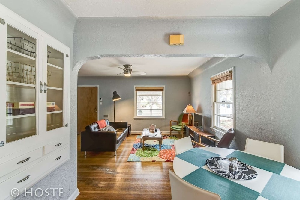 House (2 Bedrooms)