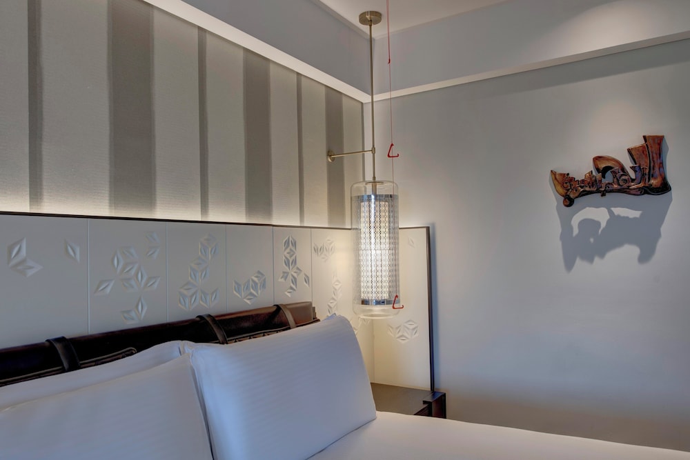 Club Room, 1 King Bed, Accessible, Balcony (Sunset View) - Photo 1