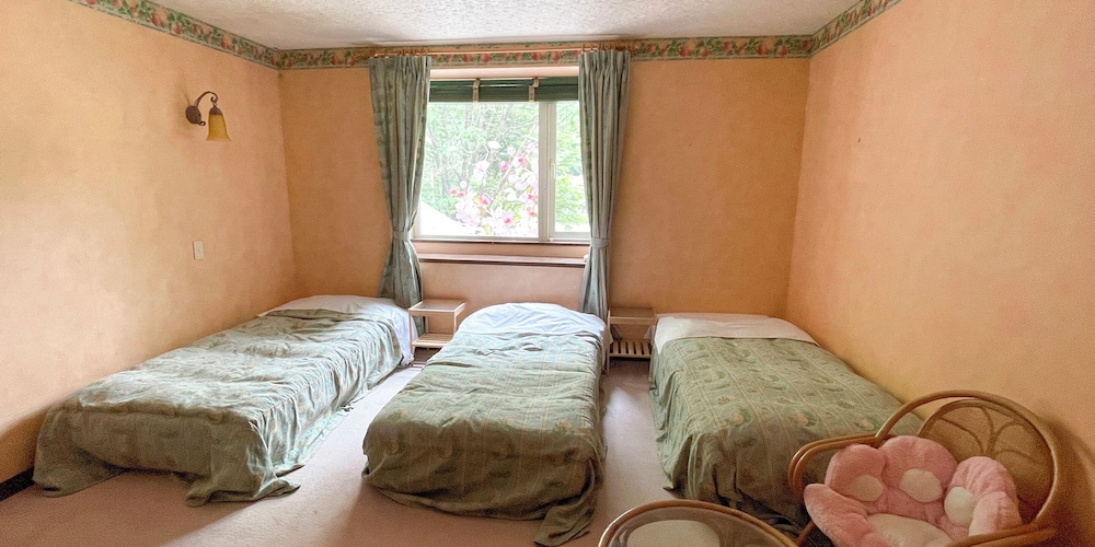 Basic Triple Room photo 1