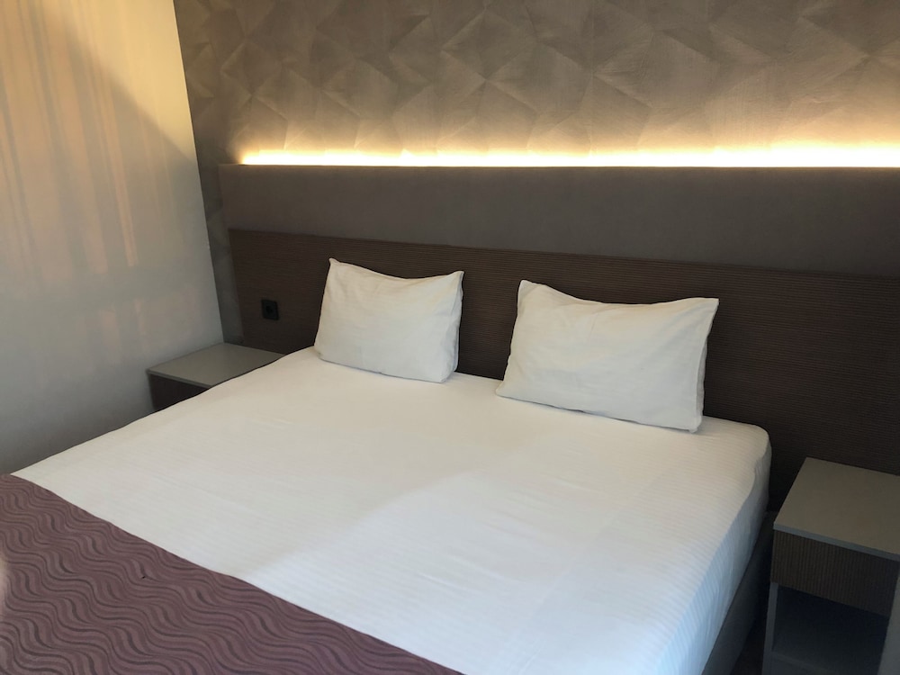Economy Double Room, 1 Queen Bed photo 1