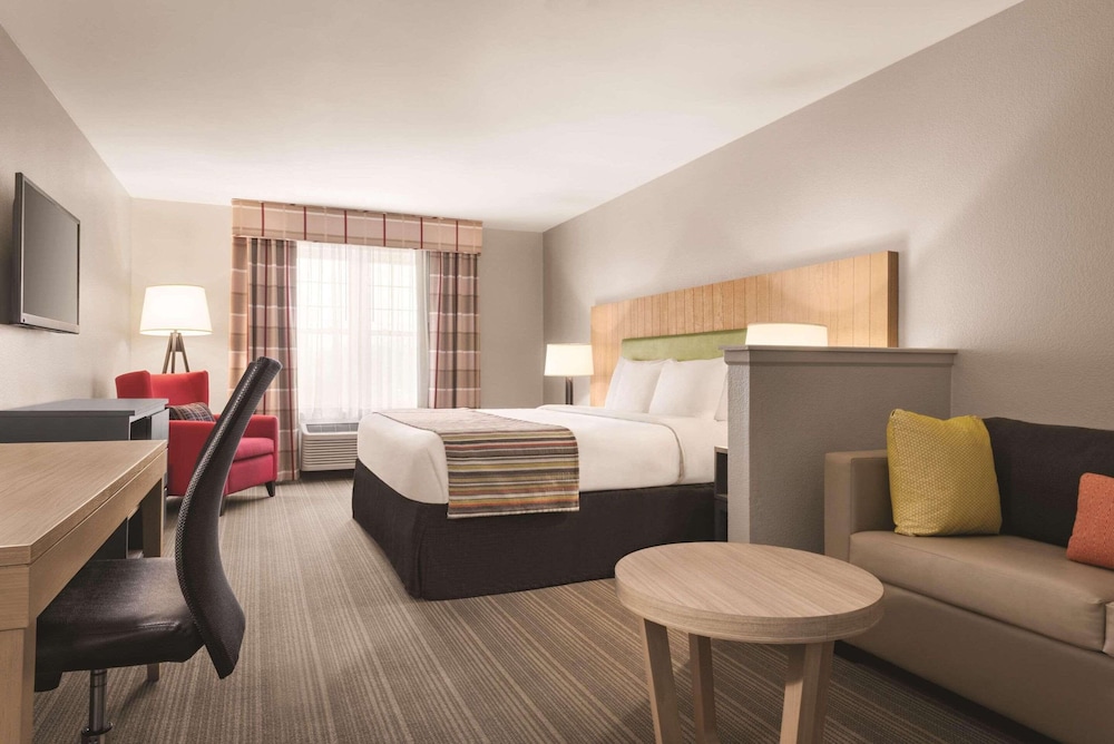 Studio Suite, 1 King Bed, Non Smoking - Photo 5