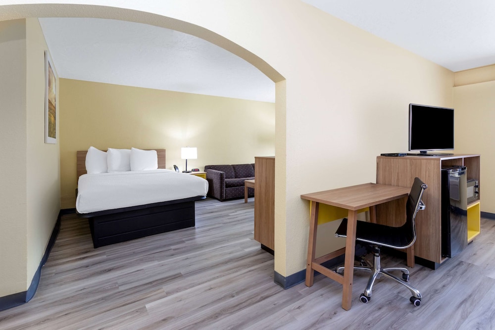 Suite, Non Smoking photo 1