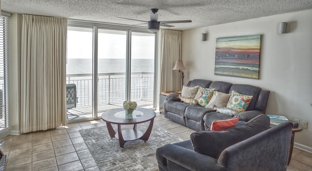 Condo, 4 Bedrooms