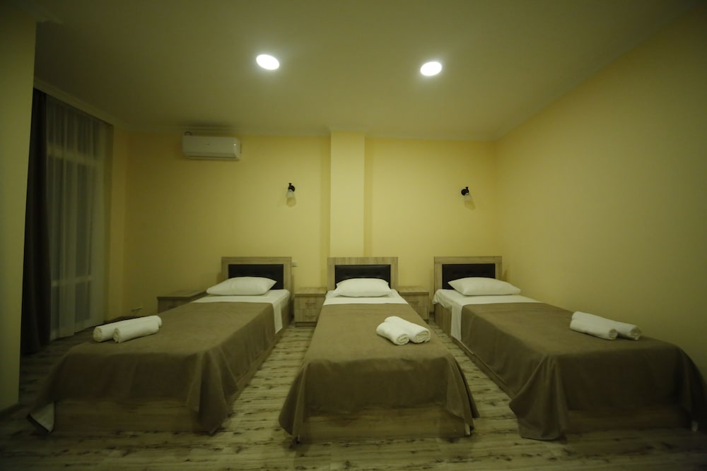 Standard Triple Room photo 2