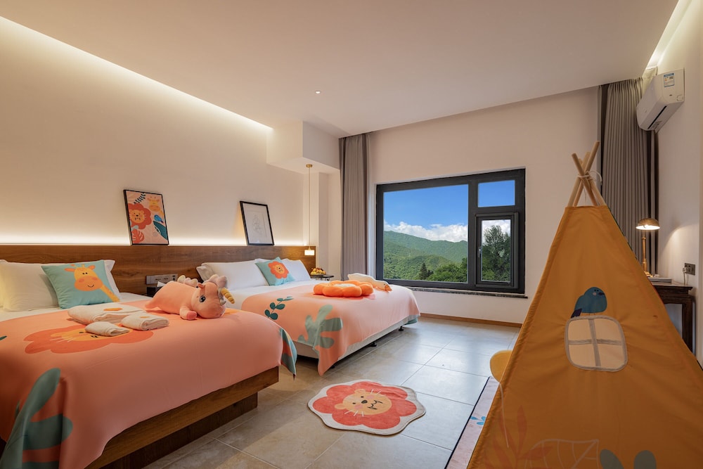 Family Triple Room, Hill View photo 2