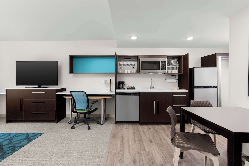 Suite, 1 Bedroom - Photo 3