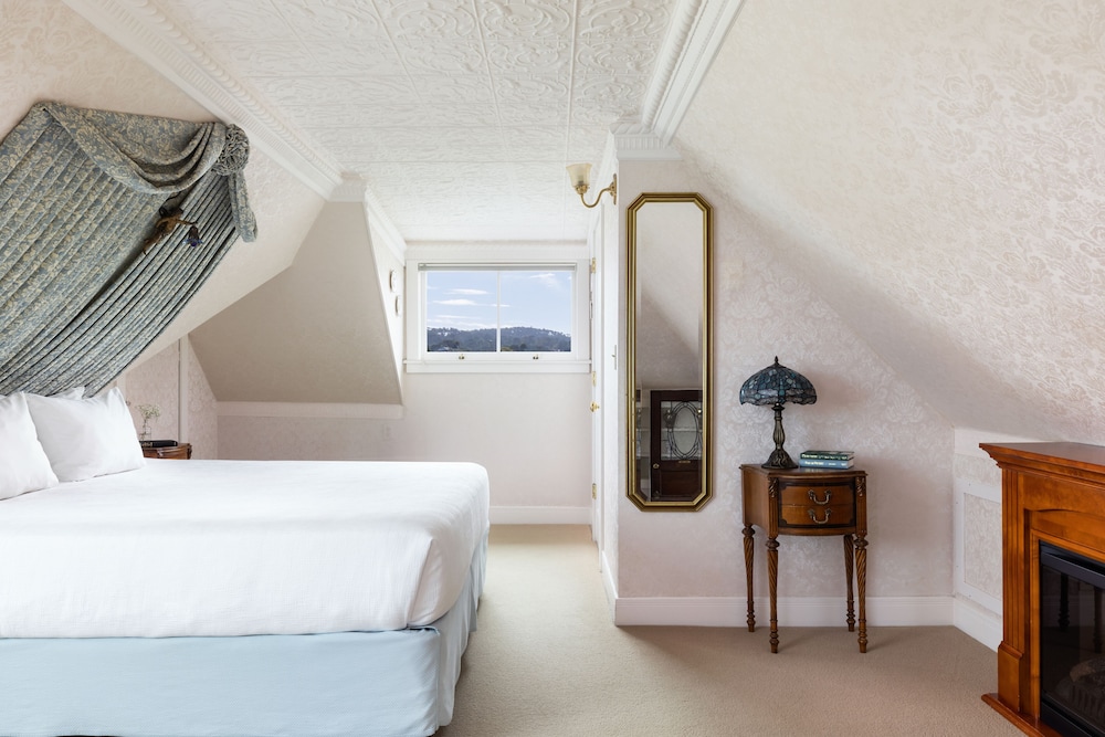 Premier Room, 1 King Bed, Fireplace, Sea View photo 3