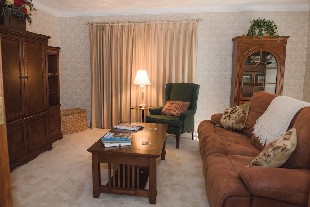 Romantic Suite, 1 King Bed with Sofa bed, Non Smoking photo 3
