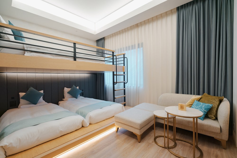 Bunk Room (Twin + Queen), Non Smoking