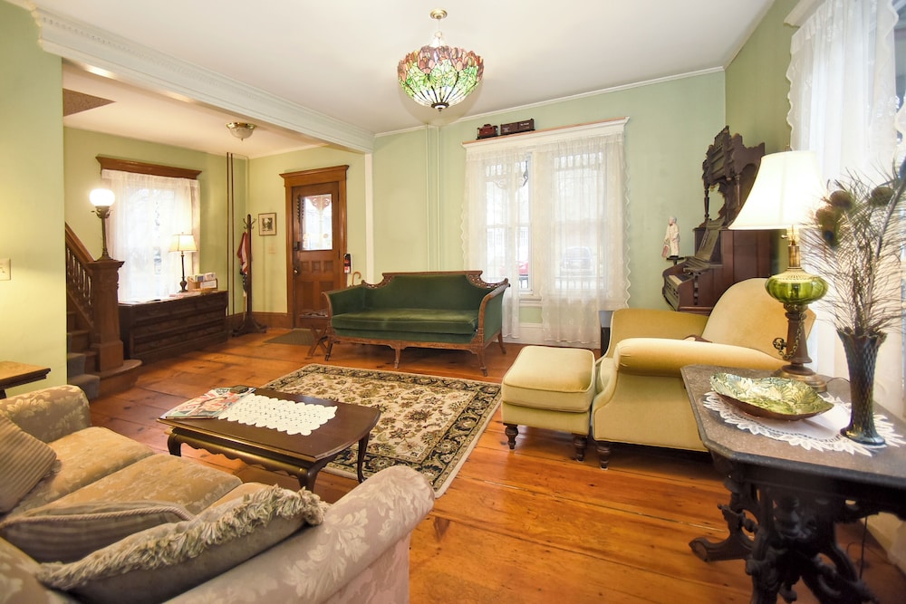Rose Room photo 2