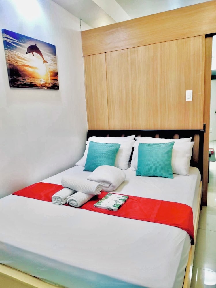 Family Condo, 1 Queen Bed, Balcony, City View photo 1