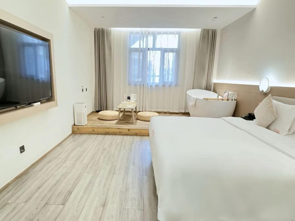 Superior Double Room, Courtyard View