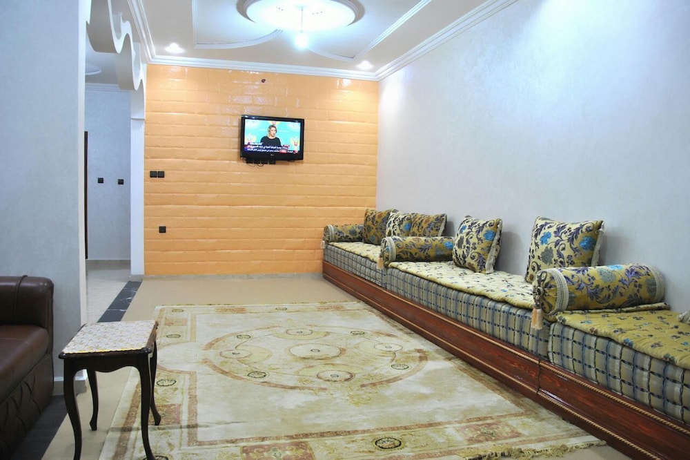 Apartment photo 2