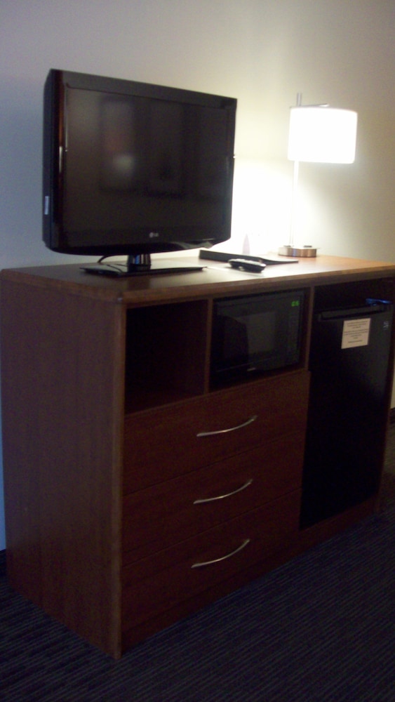 Room, 2 Queen Beds, Non Smoking, Lake View - Photo 6