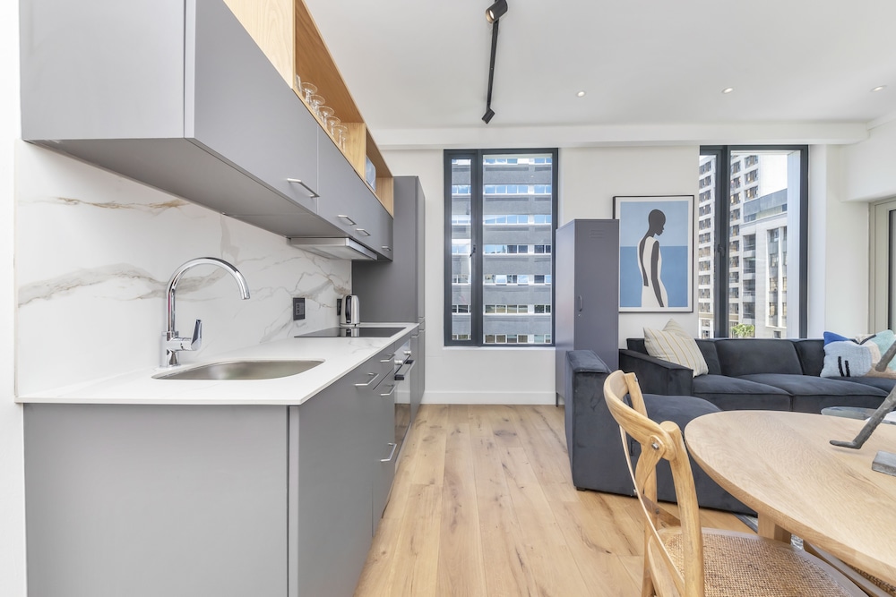 City Apartment - Photo 3