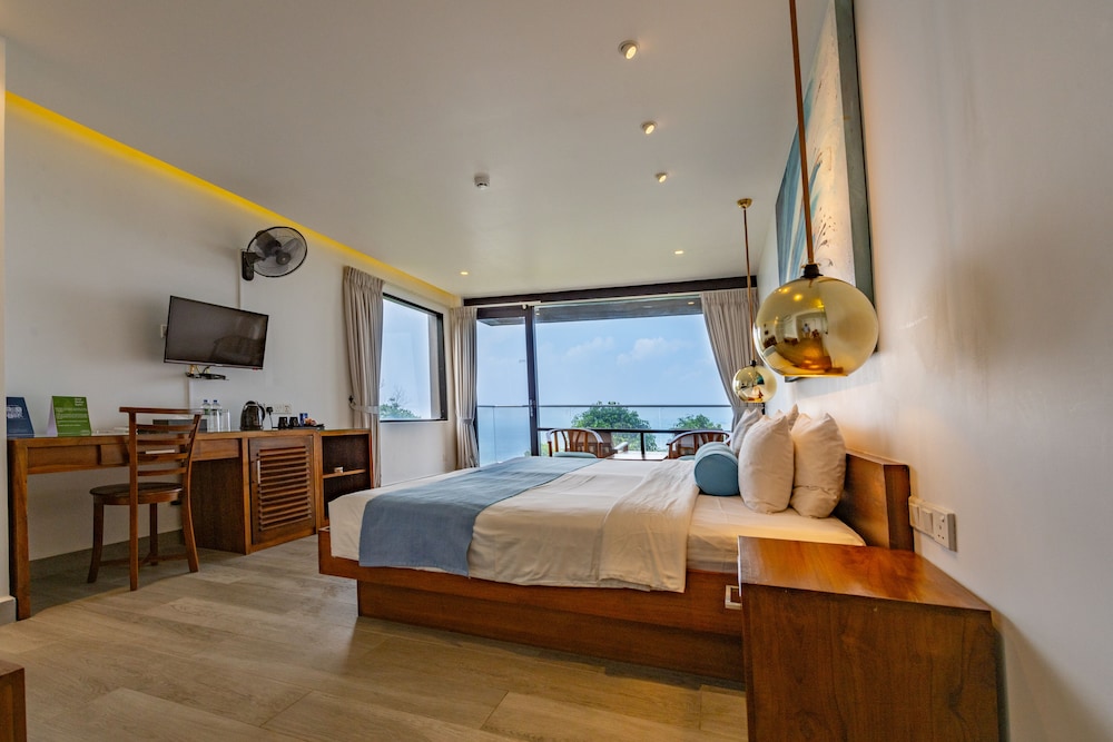 Deluxe Twin Room, Non Smoking, Partial Ocean View - Photo 12