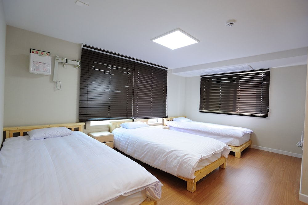 Shared Dormitory, Men only (5 Persons) photo 1