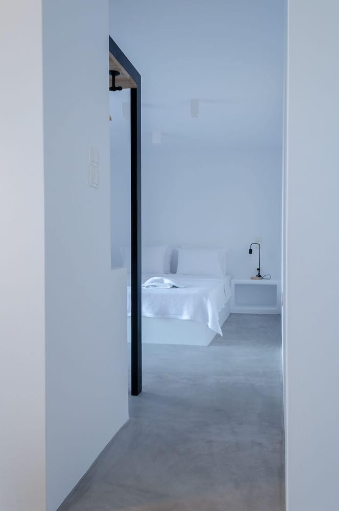 Apartment, 2 Bedrooms, Partial Sea View