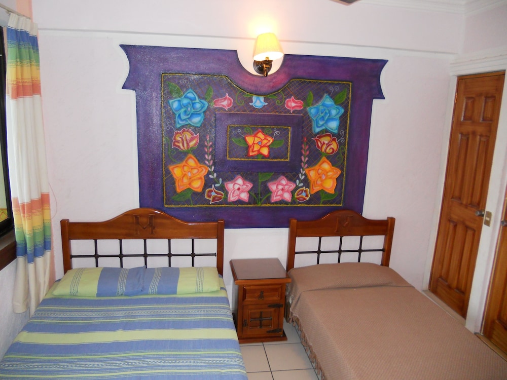 Triple Room, 3 Twin Beds photo 2