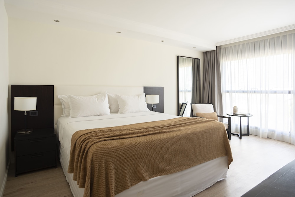 Premium Room - Photo 8