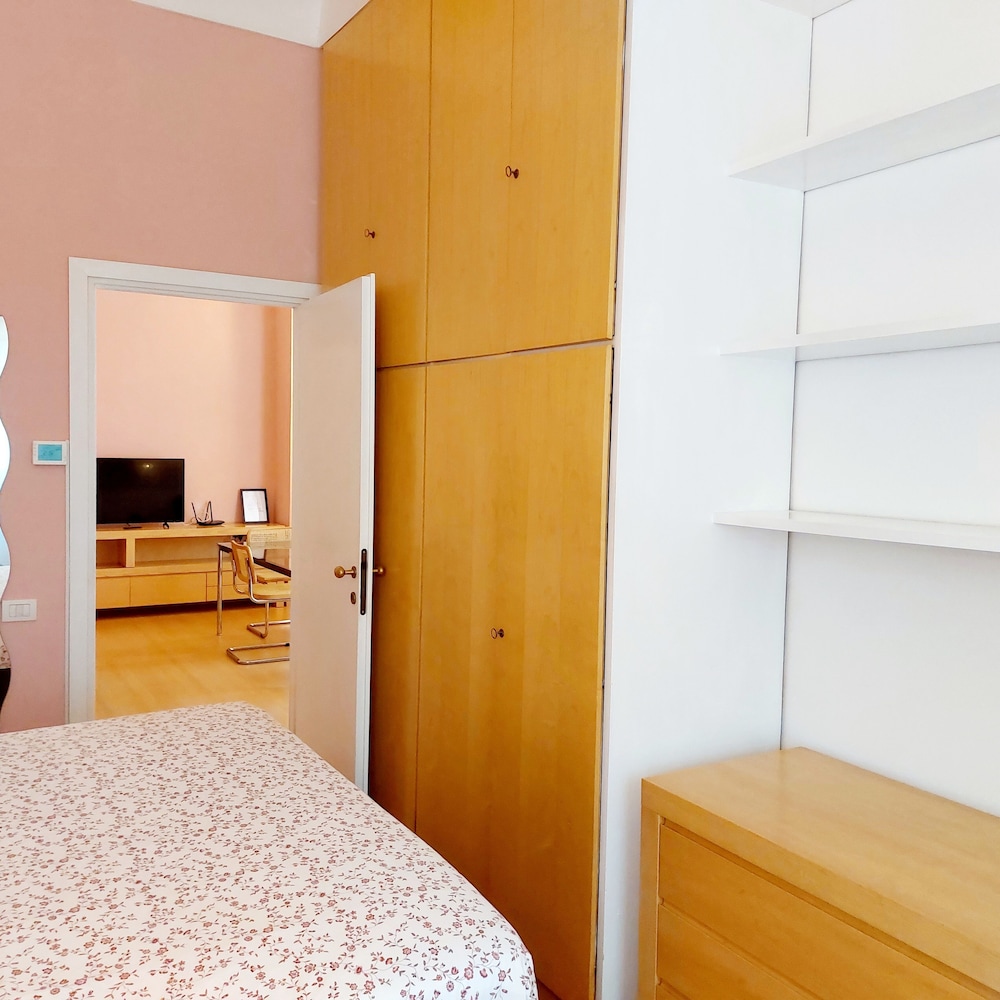 Premier Condo, 1 Bedroom, Garden View, Annex Building photo 3