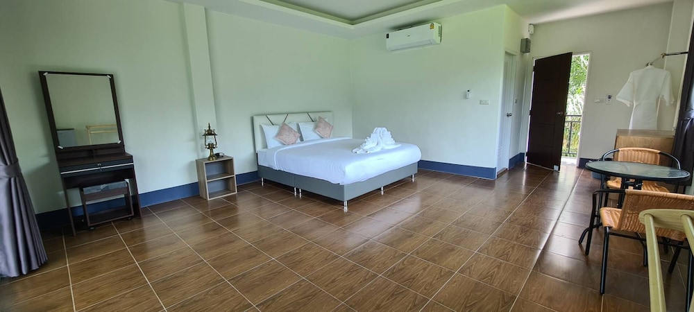 Single Room, 1 King Bed, Mountain View, Mountainside - Photo 2