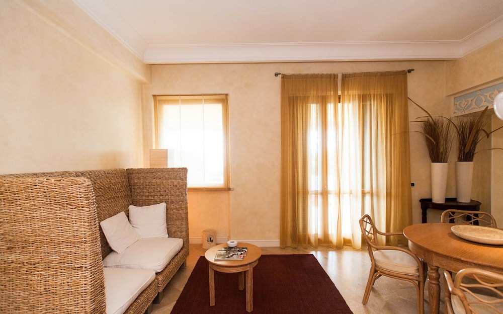 Suite, Park View - Photo 5
