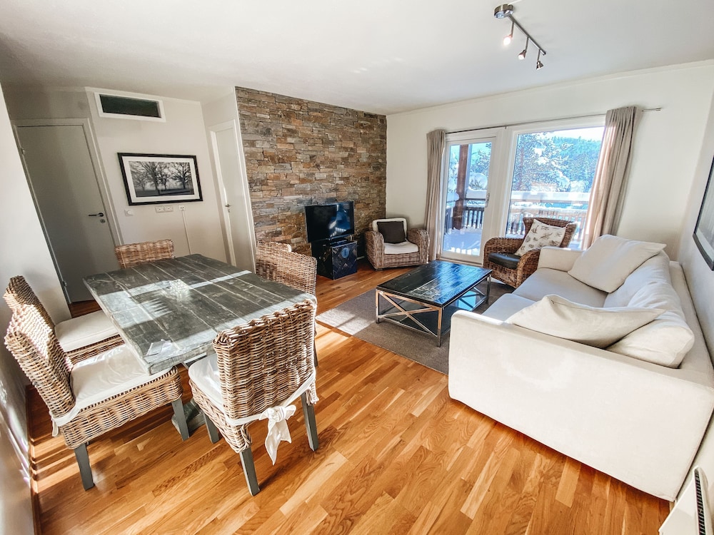 Suite with a view, kitchen and balcony photo 1