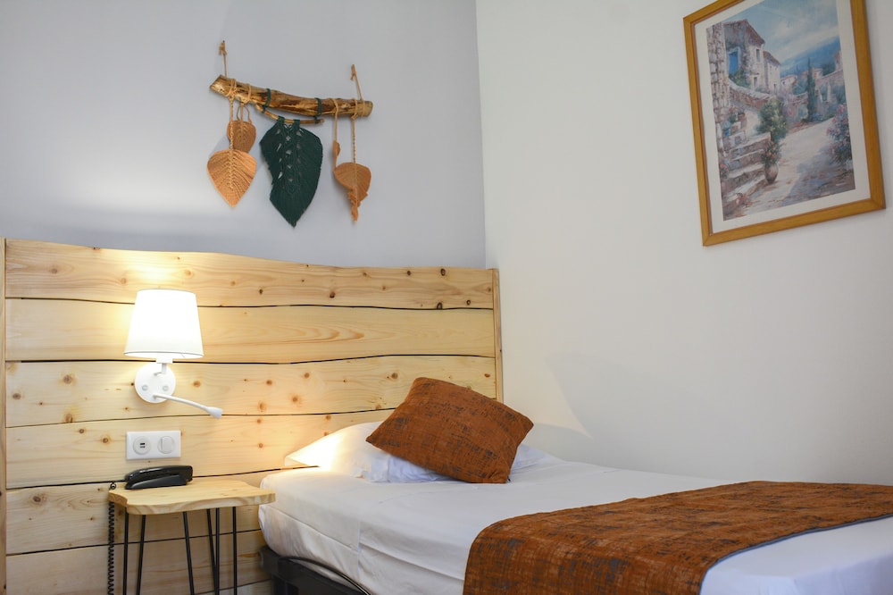 Single Room photo 2