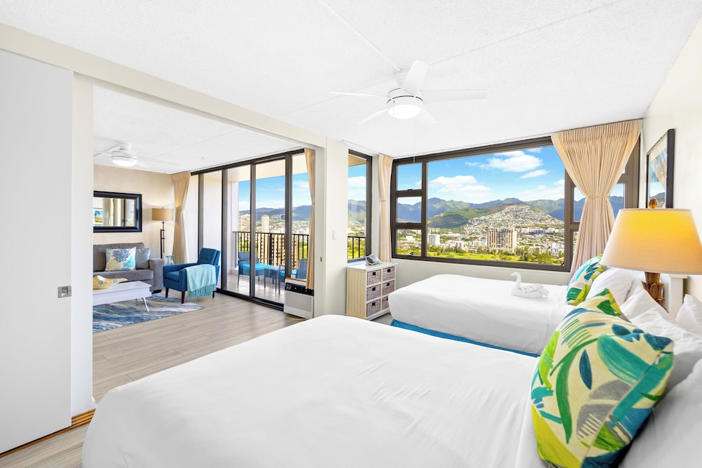 High Floor Mountain View Condo with 2 Beds and Parking: Apartment, 1 Bedroom, Air conditioning, Mountain View (0061) photo