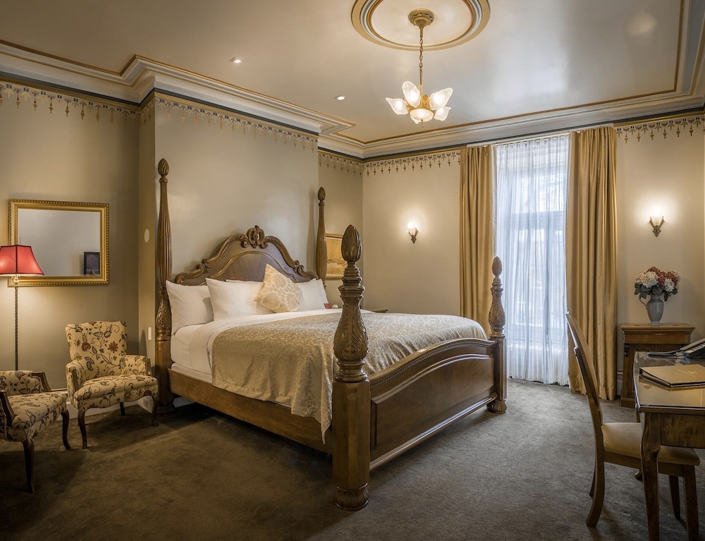 Historic Junior Suite (Edith Piaf & Amyot) photo 1