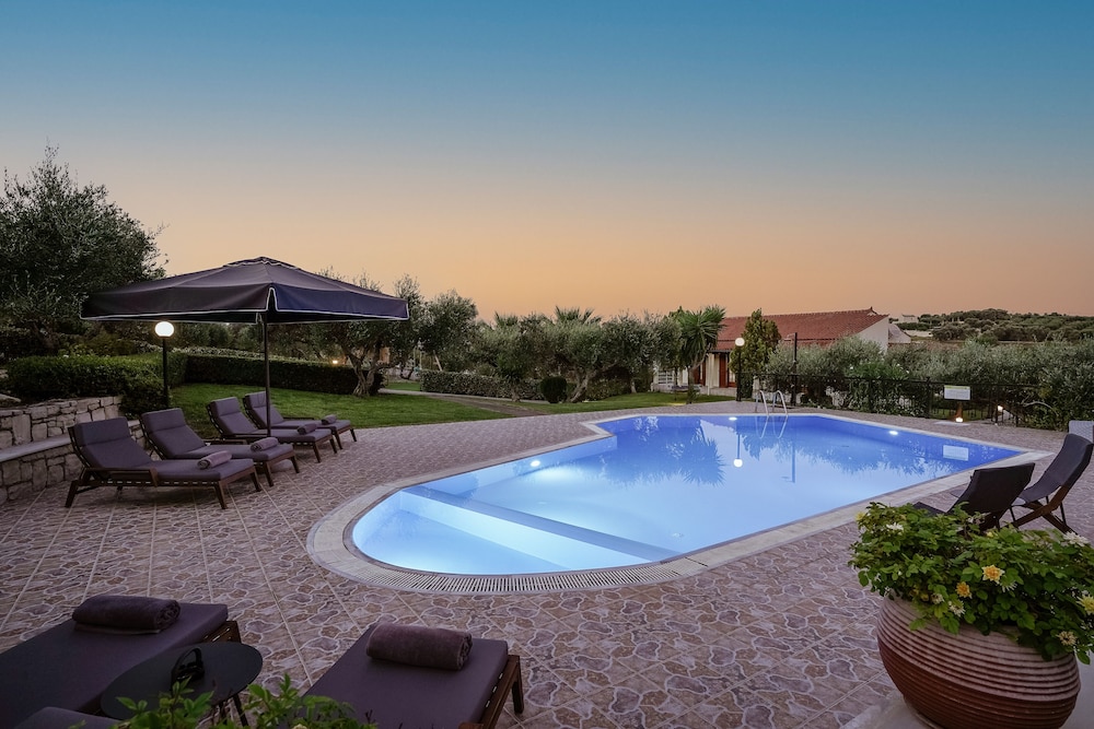 2 Villas Complex with Private Pool