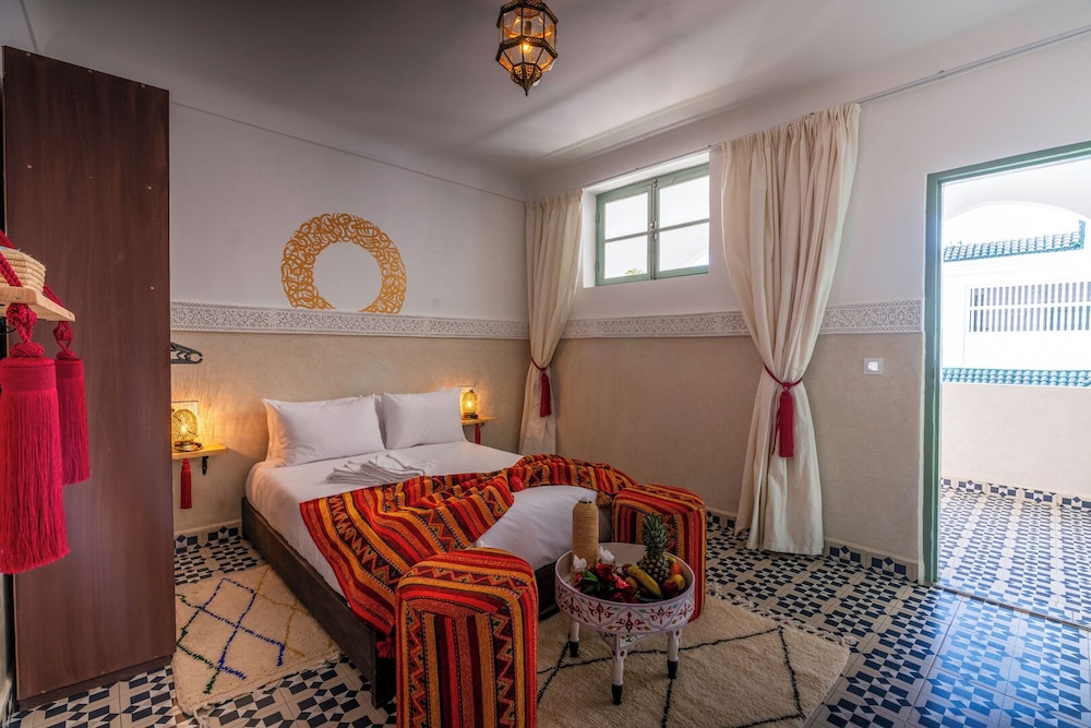 Superior Double Room thumbnail 5