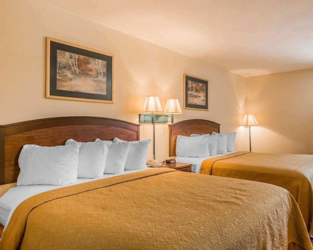 Standard Room, 2 Queen Beds, Non Smoking - Photo 1
