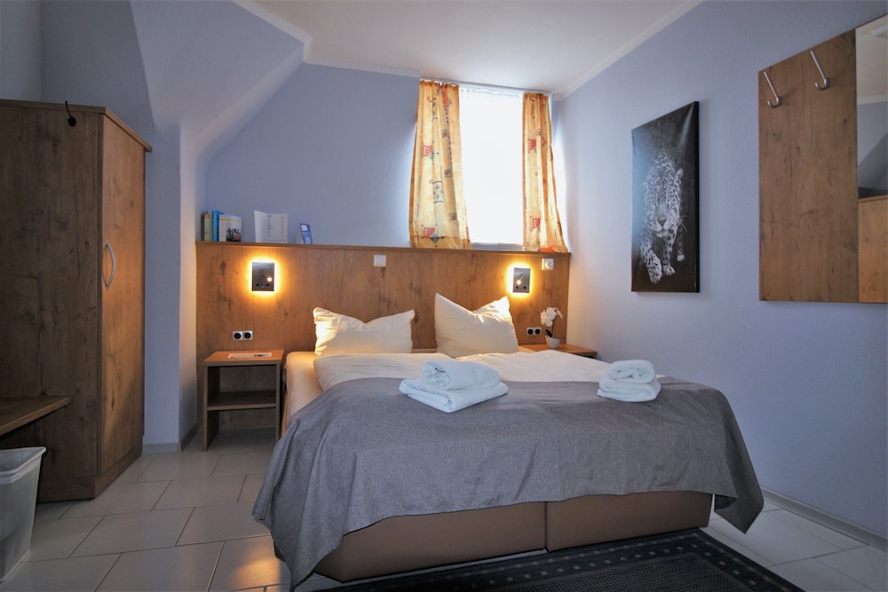 Basic Double Room photo 2
