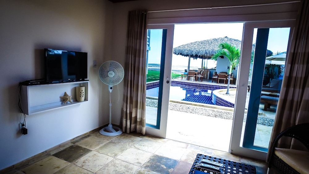 Deluxe Double or Twin Room, 1 Queen Bed, Non Smoking photo 3