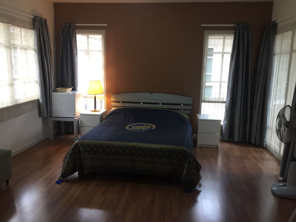 Deluxe Double Room, Ensuite photo 3
