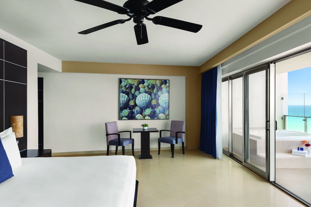 Suite, 1 King Bed, Oceanfront