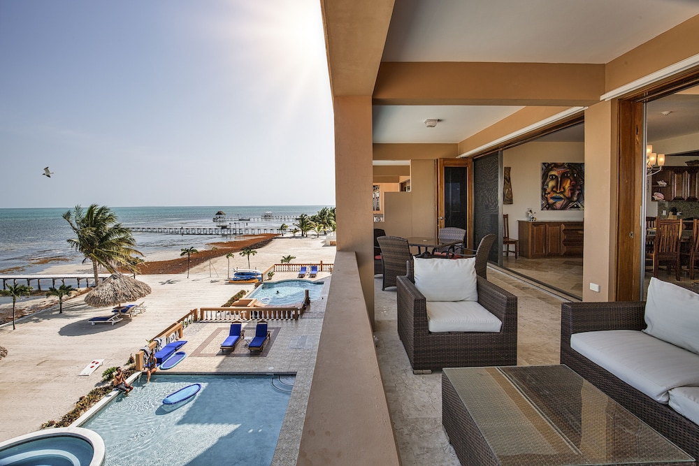 Exclusive Condo, 3 Bedrooms, Ocean View, Oceanfront
