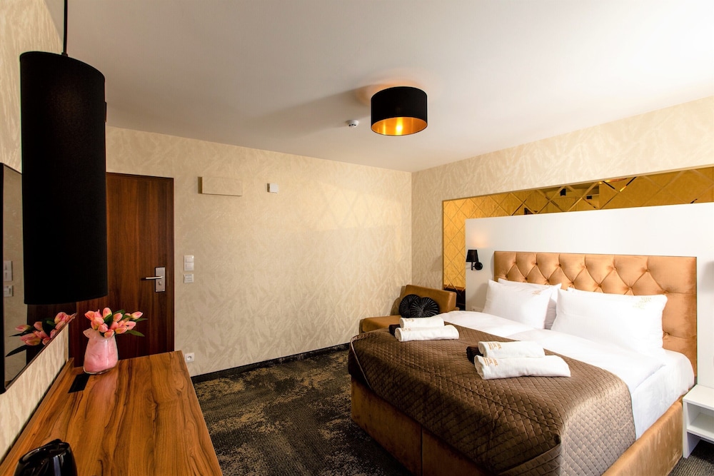 Deluxe Triple Room, Non Smoking, Balcony (with balcony or terrace)