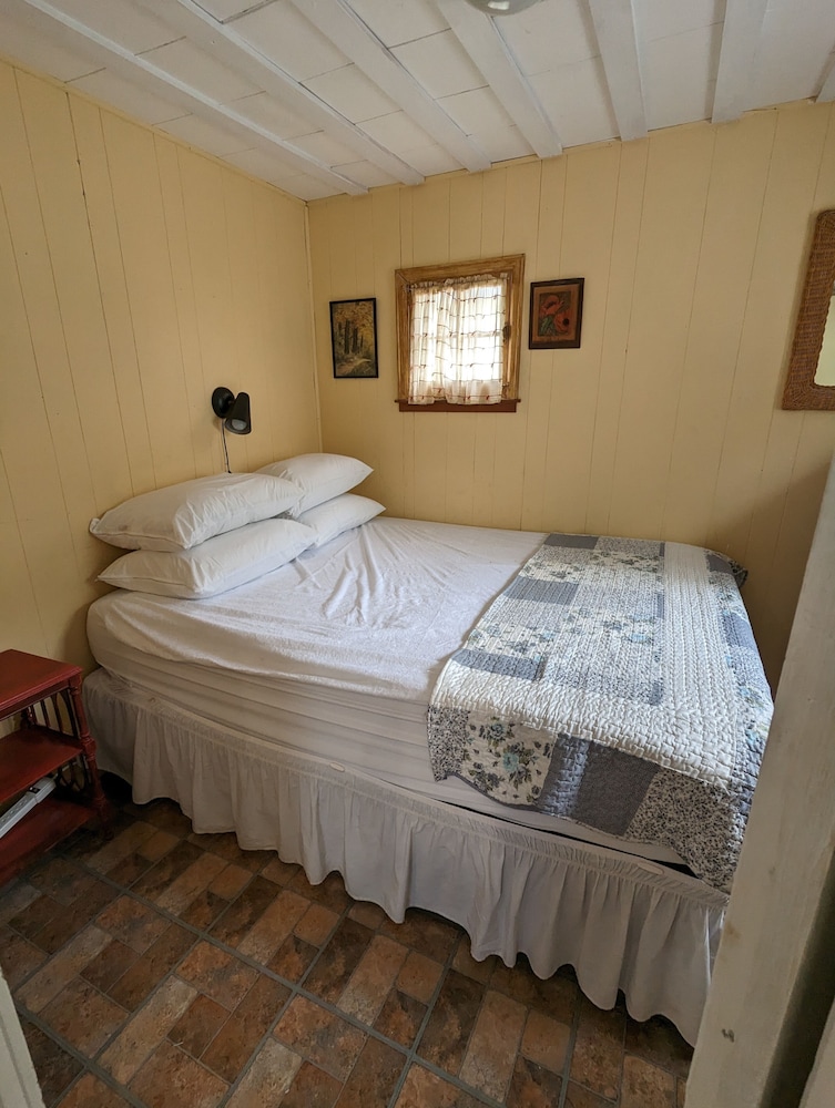 Signature Cottage, 2 Bedrooms, Non Smoking photo 1