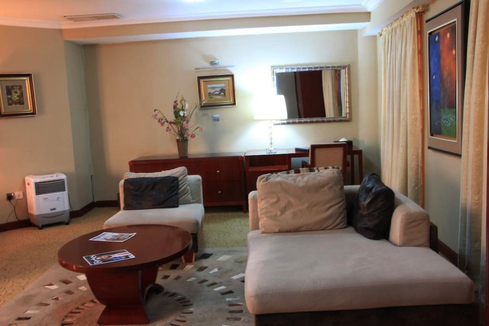 Room (Regal) photo 2