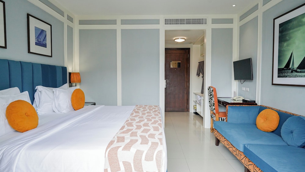 Deluxe Room - Photo 8